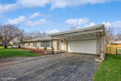 Welcome home to this charming three-bedroom on Innsbrook Country Club in Indiana - for sale on GolfHomes.com, golf home, golf lot