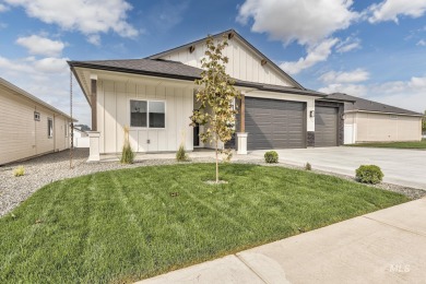 This unique split bedroom open floor plan offers living at its on Scotch Pines Golf Course in Idaho - for sale on GolfHomes.com, golf home, golf lot