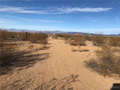 Nice lot in cul-de-sac street.  Utilities need extending a short on Valle Vista Golf Course in Arizona - for sale on GolfHomes.com, golf home, golf lot