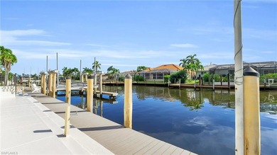 BOATER'S DELIGHT! STUNNING DESIGNER-REMODELED GULF-ACCESS POOL on Fort Myers Beach and Golf Club in Florida - for sale on GolfHomes.com, golf home, golf lot
