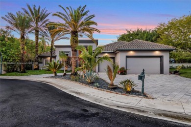 This is unbeatable Boca value! Oversized 17,049 SF lot + newer on Woodfield Country Club in Florida - for sale on GolfHomes.com, golf home, golf lot