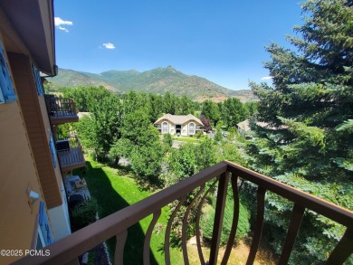 Looking for a great investment or resort-like living?  This home on Homestead Golf Club and Resort in Utah - for sale on GolfHomes.com, golf home, golf lot