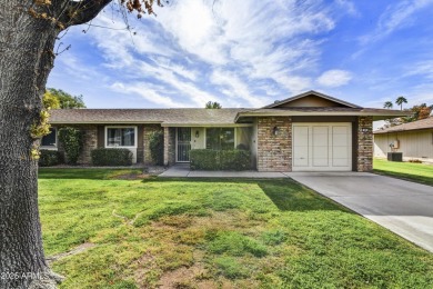 Wonderfully maintained Sun City home offering 2 large bedrooms on Sun City Lakes West and East in Arizona - for sale on GolfHomes.com, golf home, golf lot