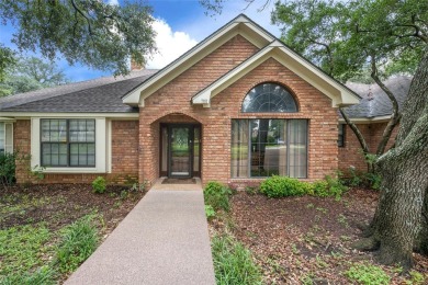 Get Your Golf Clubs Ready! Brand new custom plantation shutters on Ridgewood Country Club in Texas - for sale on GolfHomes.com, golf home, golf lot