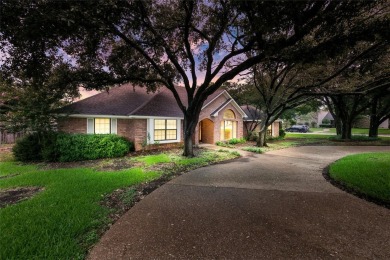 Get Your Golf Clubs Ready! Brand new custom plantation shutters on Ridgewood Country Club in Texas - for sale on GolfHomes.com, golf home, golf lot