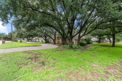 Get Your Golf Clubs Ready! Brand new custom plantation shutters on Ridgewood Country Club in Texas - for sale on GolfHomes.com, golf home, golf lot