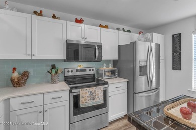 Beautifully Updated and Fully Furnished!SELLER OFFERING UP TO $3 on Stillwaters Golf and Country Club in Alabama - for sale on GolfHomes.com, golf home, golf lot