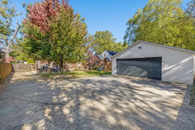 This charming updated 3-bedroom, 2.5-bath home is located in the on Idle Hour Country Club in Kentucky - for sale on GolfHomes.com, golf home, golf lot