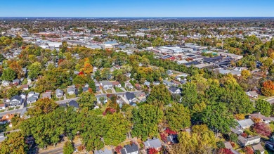 This charming updated 3-bedroom, 2.5-bath home is located in the on Idle Hour Country Club in Kentucky - for sale on GolfHomes.com, golf home, golf lot