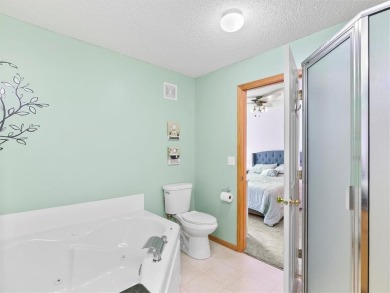 This one's for you! This bright and cheerful multi-level on Arbor Pointe Golf Club in Minnesota - for sale on GolfHomes.com, golf home, golf lot