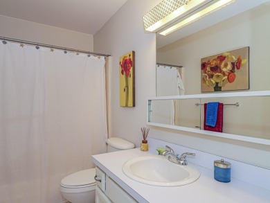 Turnkey 2nd Fl /2BR/2BA Condo. Coveted B floor plan! Vista on The American Golf Club in Florida - for sale on GolfHomes.com, golf home, golf lot