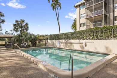 Welcome to this beautifully renovated 2-bedroom, 2-bathroom on Inverrary Country Club in Florida - for sale on GolfHomes.com, golf home, golf lot