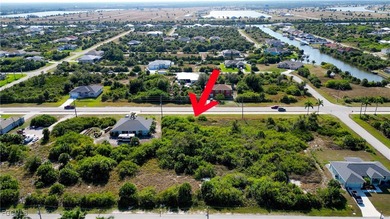 This charming single-family residential lot is located in South on Rotonda Golf and Country Club - Long Marsh  in Florida - for sale on GolfHomes.com, golf home, golf lot
