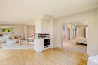 Beautifully maintained 3-bedroom townhouse in a sought-after 55+ on Fountains Golf and Country Club in Florida - for sale on GolfHomes.com, golf home, golf lot