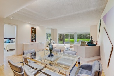 Beautifully maintained 3-bedroom townhouse in a sought-after 55+ on Fountains Golf and Country Club in Florida - for sale on GolfHomes.com, golf home, golf lot