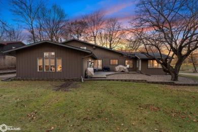 EXQUISITE home at the Golf & Country Club! 5 BR, 4.5 Baths on Washington Golf and Country Club in Iowa - for sale on GolfHomes.com, golf home, golf lot