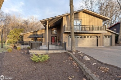 EXQUISITE home at the Golf & Country Club! 5 BR, 4.5 Baths on Washington Golf and Country Club in Iowa - for sale on GolfHomes.com, golf home, golf lot