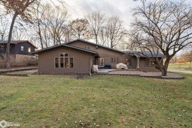 EXQUISITE home at the Golf & Country Club! 5 BR, 4.5 Baths on Washington Golf and Country Club in Iowa - for sale on GolfHomes.com, golf home, golf lot