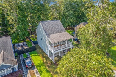 MOVE-IN READY WITH NEW ROOF SHINGLES & FRESH PAINT! Dorchester on Golf Club At Wescott Plantation in South Carolina - for sale on GolfHomes.com, golf home, golf lot