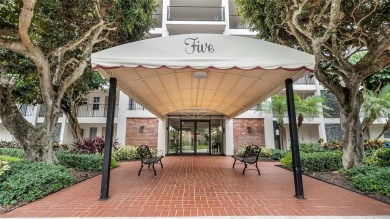 Beautiful and well maintained 2 bed and 2 bath condo in Palm on Palm-Aire Country Club and Resort - Palms in Florida - for sale on GolfHomes.com, golf home, golf lot