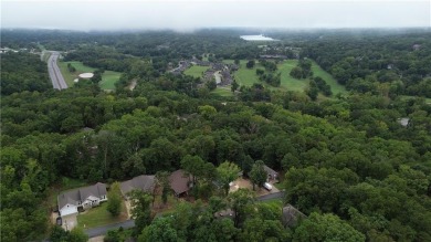 Adorable and cozy meets easy access. This quiet street is just a on Bella Vista Country Club - Kingswood in Arkansas - for sale on GolfHomes.com, golf home, golf lot