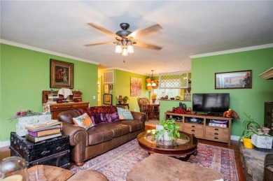 Adorable and cozy meets easy access. This quiet street is just a on Bella Vista Country Club - Kingswood in Arkansas - for sale on GolfHomes.com, golf home, golf lot