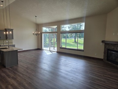 This home is like new.  It was a stopover place for the Owners on Deer Park Golf Club in Washington - for sale on GolfHomes.com, golf home, golf lot