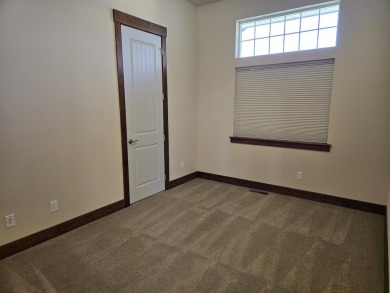 This home is like new.  It was a stopover place for the Owners on Deer Park Golf Club in Washington - for sale on GolfHomes.com, golf home, golf lot