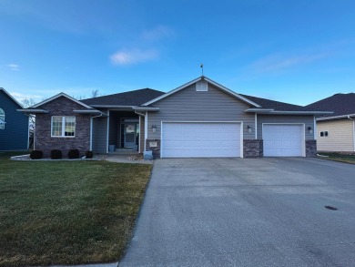 Calling all golf enthusiasts!! Move-in ready dream home on the on Elk Point Country Club in South Dakota - for sale on GolfHomes.com, golf home, golf lot