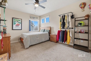 Welcome home to this beautiful 4-bedroom, 2.5-bath, two-story on Hunters Point Golf Club in ID - for sale on GolfHomes.com, golf home, golf lot