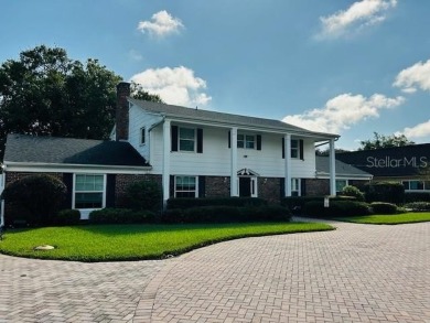 $100K PRICE CUT FROM ORIGINAL- REMODEL THIS BEAUTIFUL HOME TO on Bradenton Country Club in Florida - for sale on GolfHomes.com, golf home, golf lot