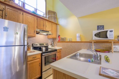 Beautifully appointed 2 bed, 2 bath end-unit Valleywood Golf on Eagle Ridge Inn and Resort in Illinois - for sale on GolfHomes.com, golf home, golf lot