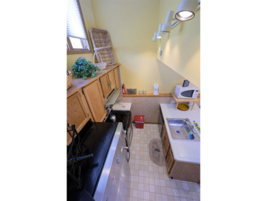 Beautifully appointed 2 bed, 2 bath end-unit Valleywood Golf on Eagle Ridge Inn and Resort in Illinois - for sale on GolfHomes.com, golf home, golf lot