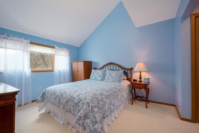 Beautifully appointed 2 bed, 2 bath end-unit Valleywood Golf on Eagle Ridge Inn and Resort in Illinois - for sale on GolfHomes.com, golf home, golf lot