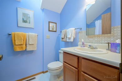 Beautifully appointed 2 bed, 2 bath end-unit Valleywood Golf on Eagle Ridge Inn and Resort in Illinois - for sale on GolfHomes.com, golf home, golf lot