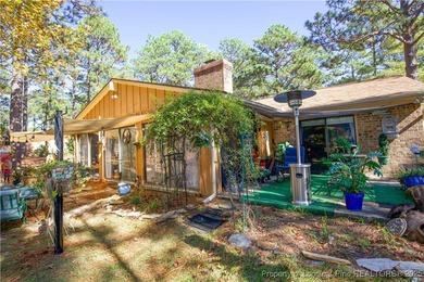 Beautiful townhome in the desirable Knollwood Village! This on Knollwood Fairways and Driving  in North Carolina - for sale on GolfHomes.com, golf home, golf lot