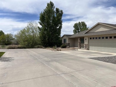 Vicki L Jones, RE/MAX Alpine View, C: , vickijones,  : Stand on Black Canyon Golf Club At Montrose in Colorado - for sale on GolfHomes.com, golf home, golf lot