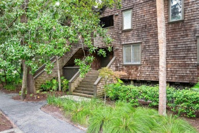 This one-bedroom, one-bath villa on Kiawah Island is a great on Kiawah Island Resort - Turtle Point in South Carolina - for sale on GolfHomes.com, golf home, golf lot