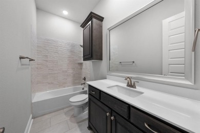 MLS# 20812371 - Built by Altura Homes - Ready Now! ~ This on Heath Golf and Yacht Club in Texas - for sale on GolfHomes.com, golf home, golf lot