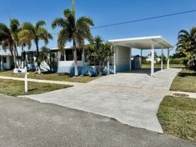 Well maintained manufactured home in active  age 55+ community on Cypress Creek Country Club - Boynton Beach in Florida - for sale on GolfHomes.com, golf home, golf lot