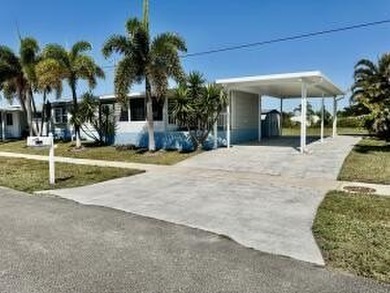 Well maintained 2/2 manufactured home, located on preferred on Cypress Creek Country Club - Boynton Beach in Florida - for sale on GolfHomes.com, golf home, golf lot