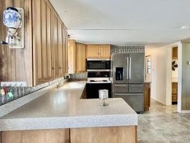 Well maintained 2/2 manufactured home, located on preferred on Cypress Creek Country Club - Boynton Beach in Florida - for sale on GolfHomes.com, golf home, golf lot