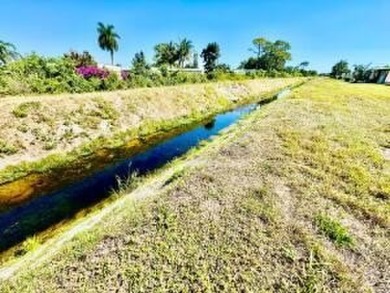 Well maintained manufactured home in active  age 55+ community on Cypress Creek Country Club - Boynton Beach in Florida - for sale on GolfHomes.com, golf home, golf lot