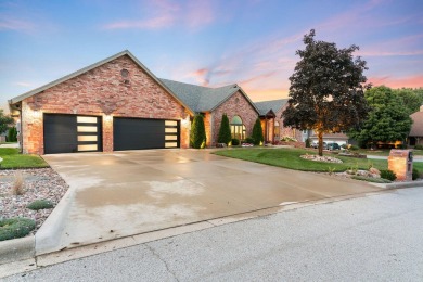 Welcome to 4807 Rolling Hills. This almost 3,700 sq ft home on Fremont Hills Country Club in Missouri - for sale on GolfHomes.com, golf home, golf lot
