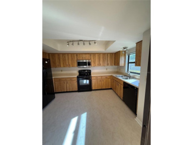 Massive Price reduction !!!This very nice 2 bedroom 2 Bath in on Falcon Watch Golf Club in Florida - for sale on GolfHomes.com, golf home, golf lot