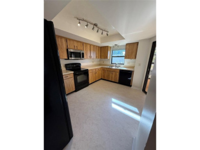 Massive Price reduction !!!This very nice 2 bedroom 2 Bath in on Falcon Watch Golf Club in Florida - for sale on GolfHomes.com, golf home, golf lot