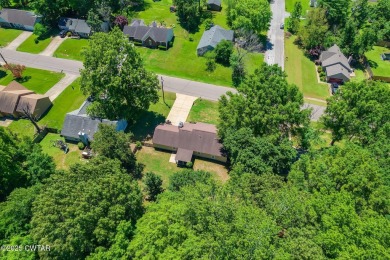 Beautifully updated home on the golf course!    Very clean and on Jackson National Golf Club in Tennessee - for sale on GolfHomes.com, golf home, golf lot