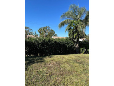 Massive Price reduction !!!This very nice 2 bedroom 2 Bath in on Falcon Watch Golf Club in Florida - for sale on GolfHomes.com, golf home, golf lot
