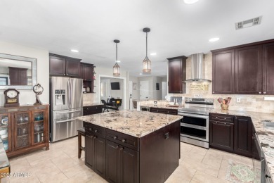 Beautifully updated 2BR, 2BA + Den Maya floor plan in the active on Cottonwood Country Club in Arizona - for sale on GolfHomes.com, golf home, golf lot