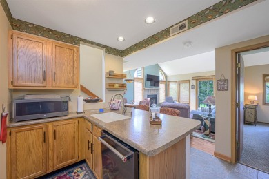 Beautifully appointed and tastefully updated end-unit Spring on Eagle Ridge Inn and Resort in Illinois - for sale on GolfHomes.com, golf home, golf lot